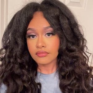 Meet your Posher, Tiara